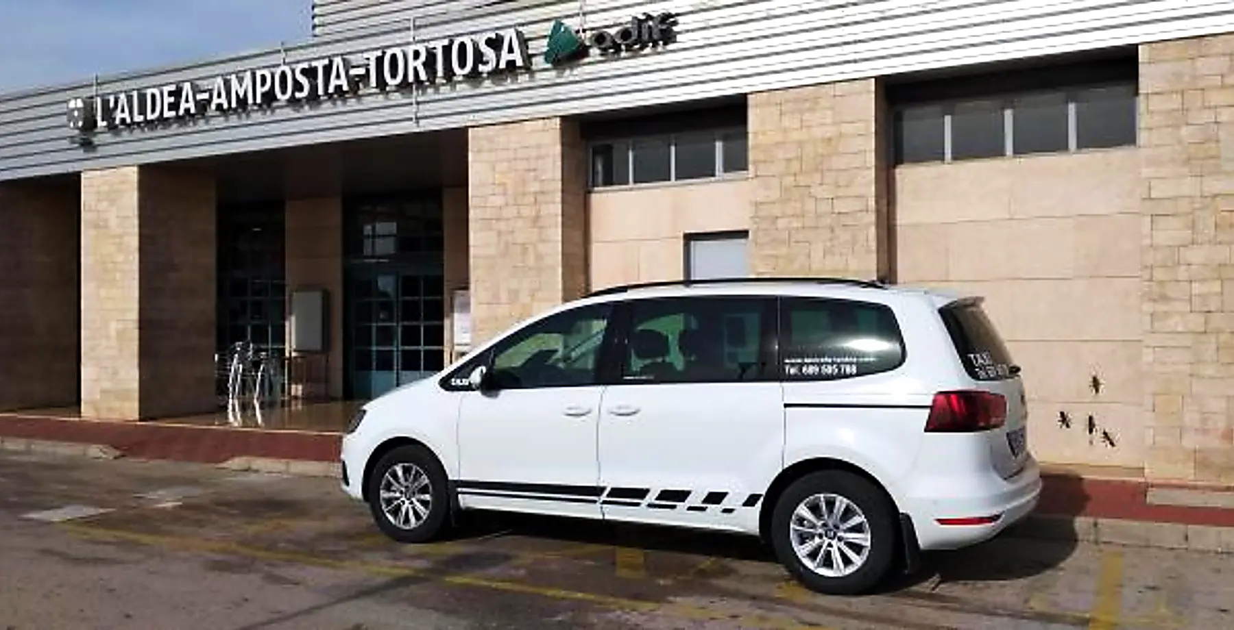 Taxi L'Aldea Rafa 7 places