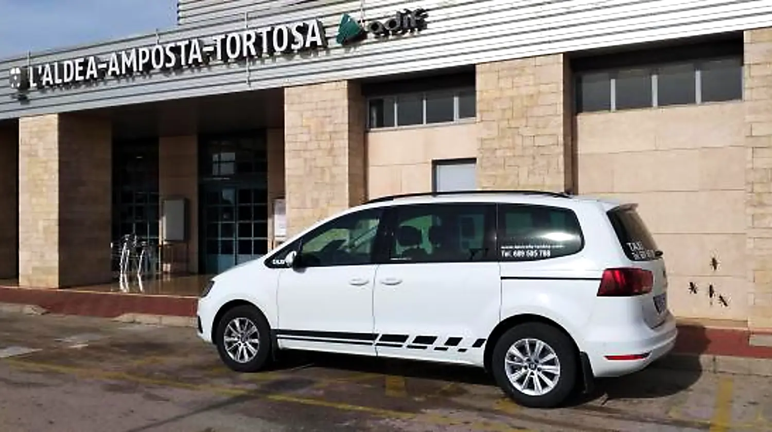 Taxi L'Aldea Rafa de 7 plazas